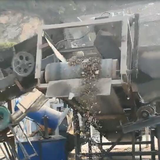 東莞項目建筑裝飾生活垃圾篩分現(xiàn)場